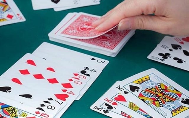 Nghệ thuật gửi bài trong Phỏm Cách giảm điểm số tối đa cuối trận